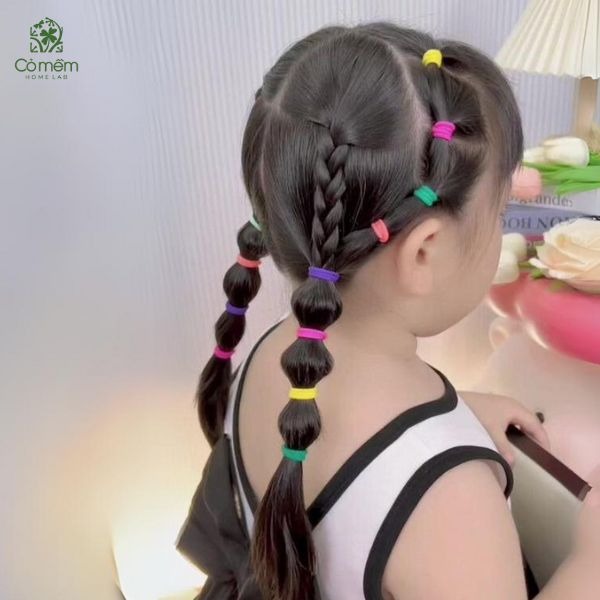 các kiểu buộc tóc cho bé gái