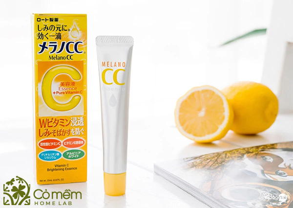 Melano CC Vitamin C Brightening Essence nằm trong số ít serum dưỡng trắng da tốt